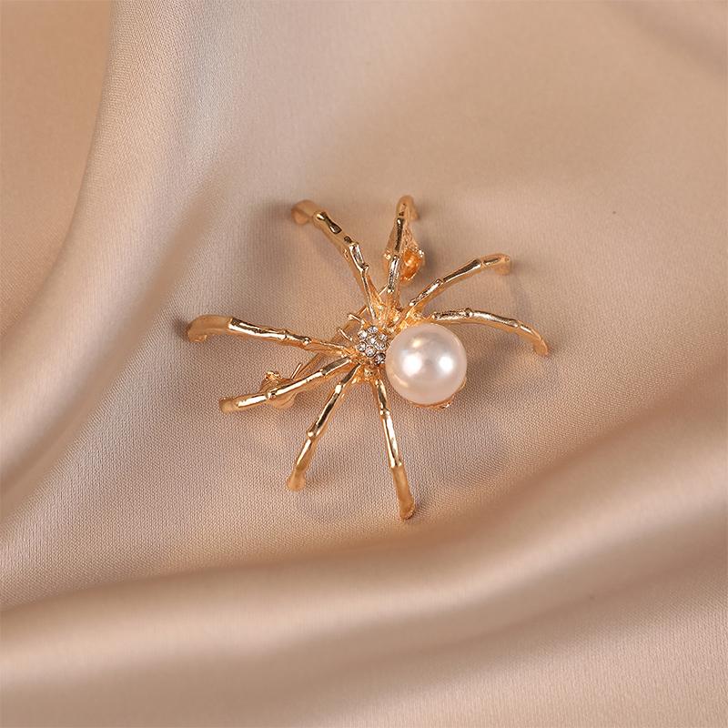 Butterfly Musical Note Brooch Fashionable Retro Corsage Clothing Pin Anti-Exposure Accessory