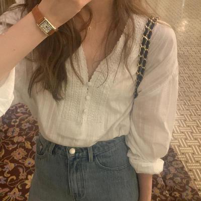 Korean Style V-Neck Lace Patchwork Blouse - Spring/Summer 2025 Fashion, Slimming Puff Sleeve Top