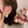 Irregularity Geometric Retro Personality Earrings for Women Golden Metal Imitation Pearl Stud Earrings Party Simple Jewelry Gift