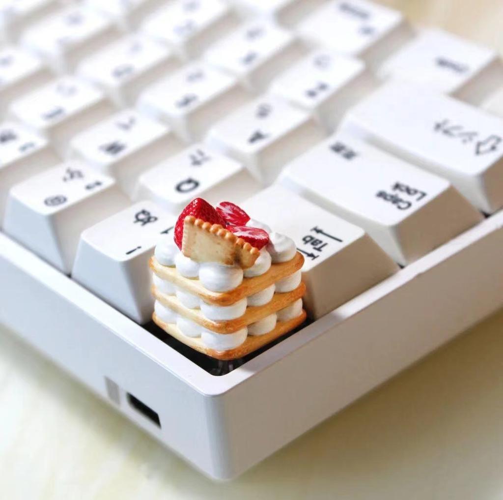 Simulation gourmet keycaps, cream strawberry muffins,  pancakes, personalized niche mechanical keyboard keys keyboard keyboard