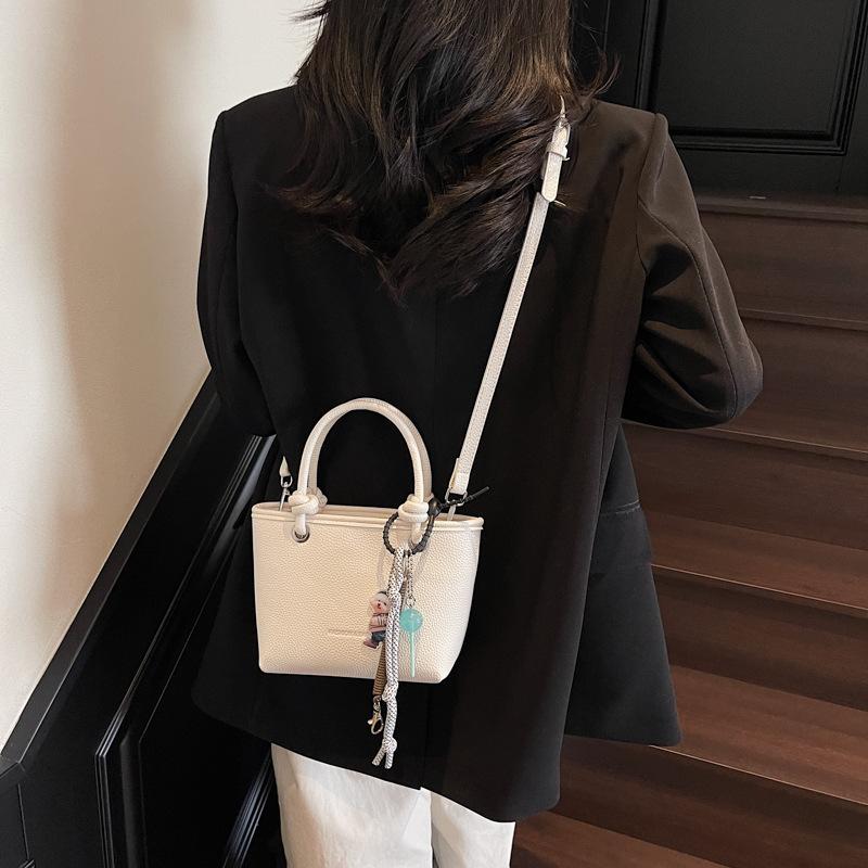 Casual Simple Handbag Women's 2025 New Spring Fashion Trend Niche Design Women's Shoulder Messenger Bag