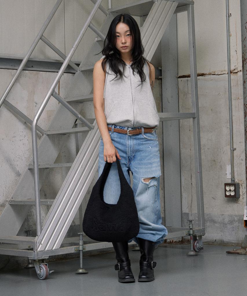 Haveawhale Mini Wool Pebble Bag (Bk)