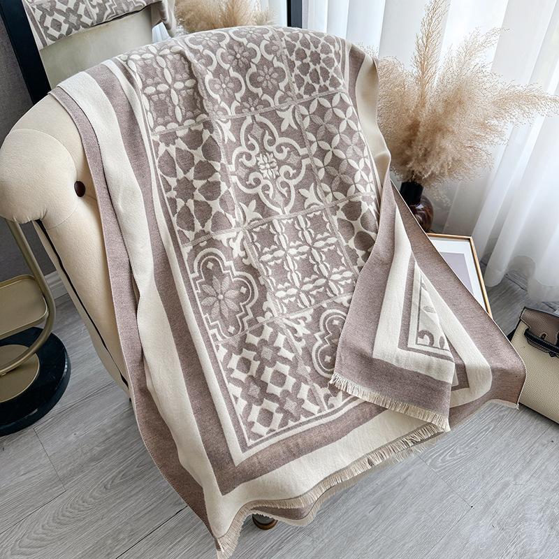 

Винтажный диванный плед, легкий роскошный высококлассный плед, офисная шаль, маленький плед для сна, полотенце-одеяло в конце кровати 185cm серый