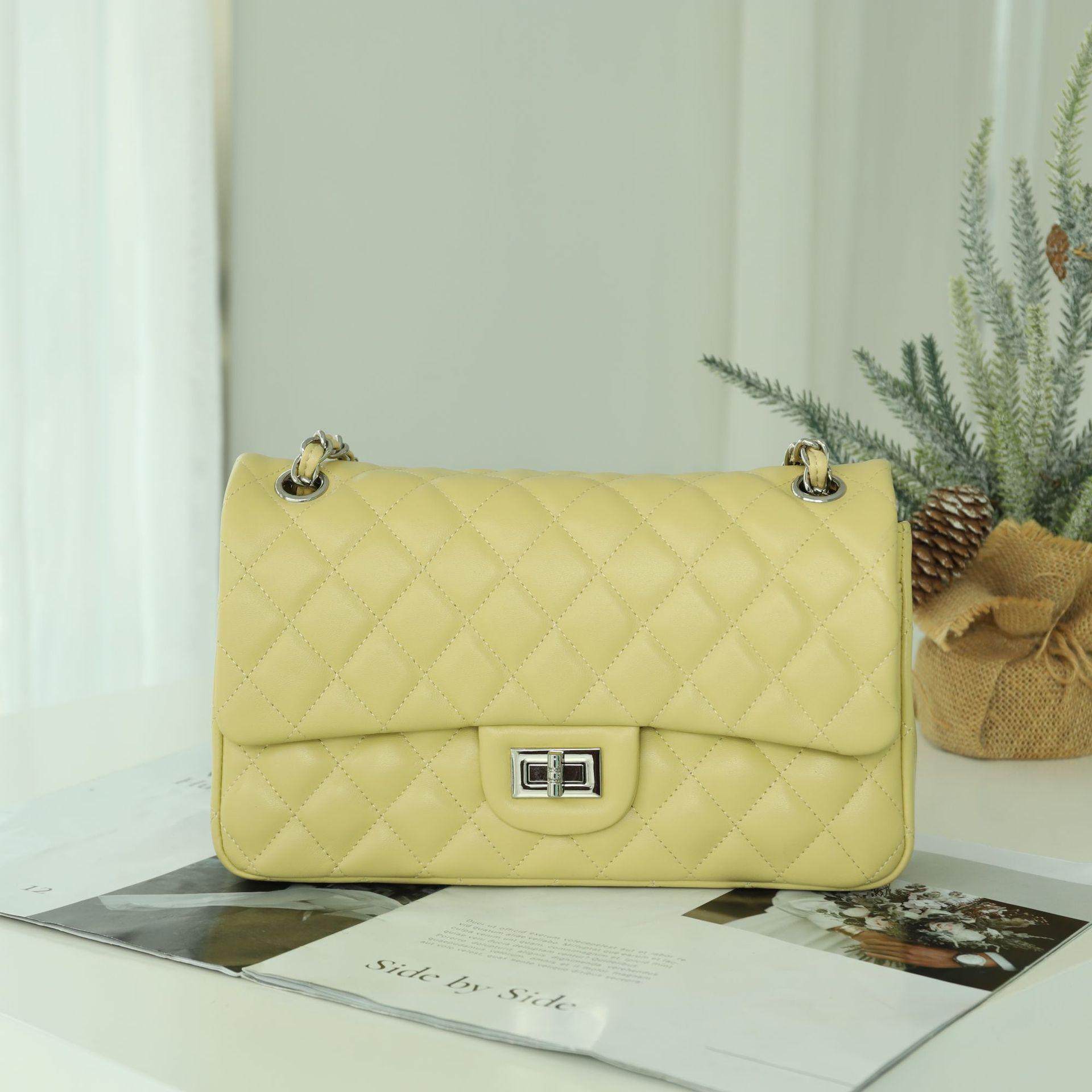 Сумка через плечо из овчины с ромбической цепочкой - 2025 осеньзима Commuter универсальная маленькая квадратная высококачественная женская сумка-мессенджер 26x8x15 cm LxWxH 6980₽