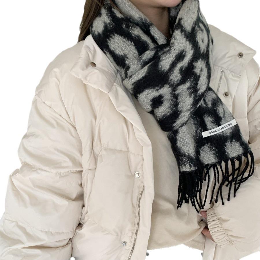 Autumn and winter new scarf Korean version Korean version thick wool foreign style leopard print scarf shawl dual-purpose female ins tide