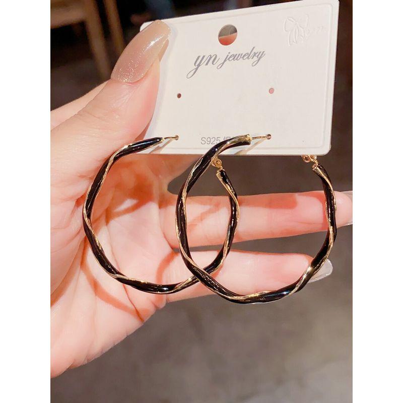 Fancy Fashion Exaggerated Drip Glazed Black round Ring Earrings Female Elegant Personalized Cold Style Stylish French Earrings Black Drip Glaze Earrings
