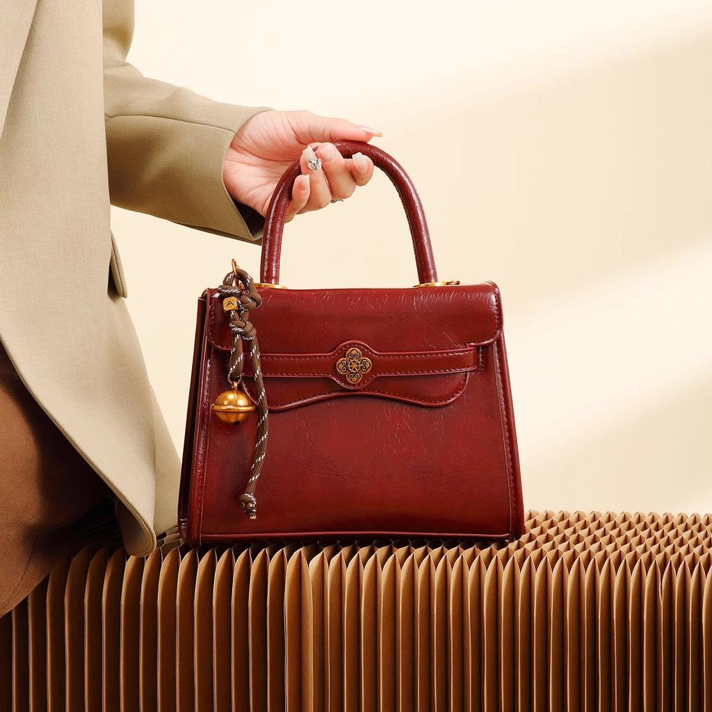 Korean Retro Handbag, A Casual Single-shoulder Crossbody Bag for Women, A Unique and Stylish Instagram Crossbody Bag