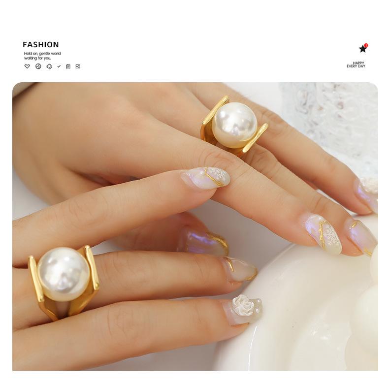 Italian Designer Y-Shaped Imitation Pearl Ring, Unique Exaggerated Style, 18K Gold-Plated Titanium Steel, A166
