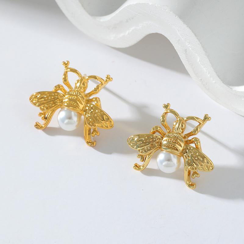 Stainless Steel Cute Bee Pearls Earrings for Women Fashion New Party Gift Ear Stud Jewelry Waterproof