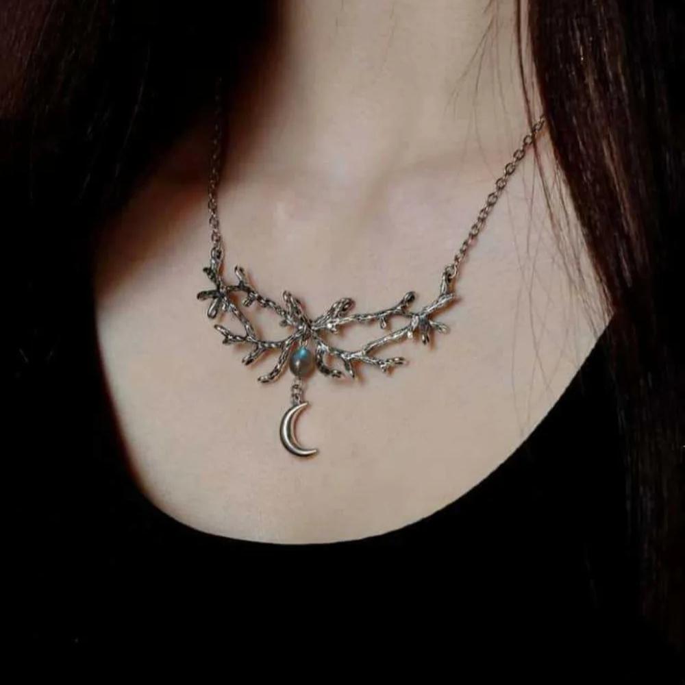 Temperament Gothic Gold Farbe Ast Sichelmond Anhänger Halskette für Damen Halloween Party Hexe Magie Schmuck Accessoire