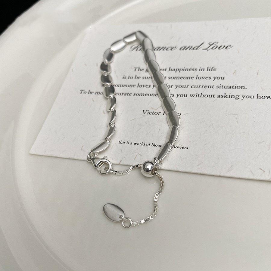 Elegant Matte Geometric Fish Scale Bracelet for Women – Versatile Stackable Fashion Accessory