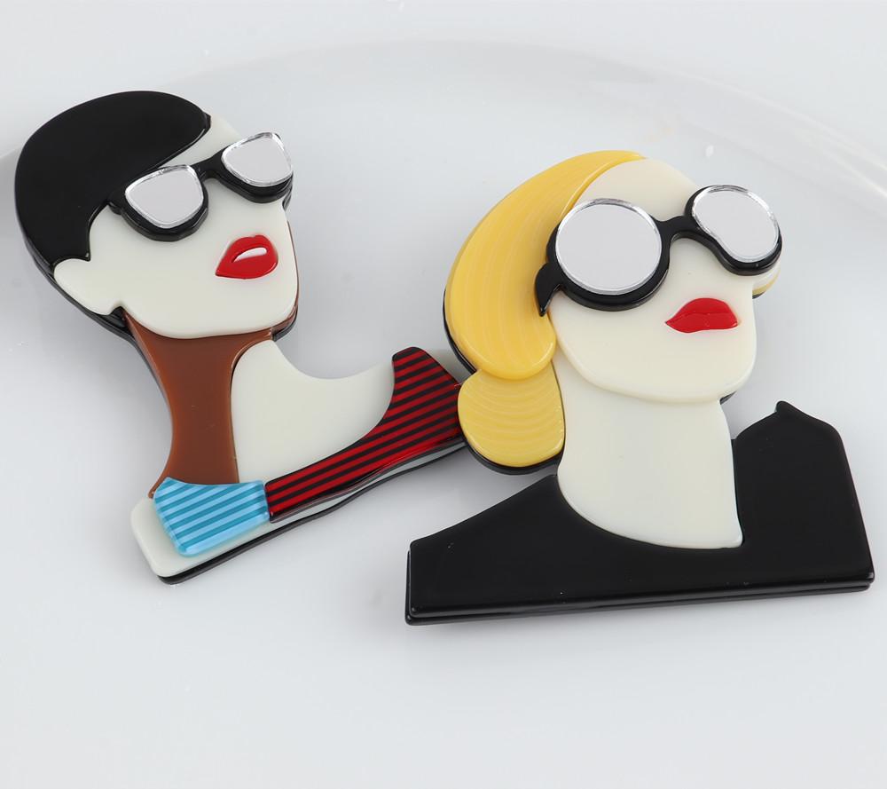 New Design Unique Lady Figure Acrylic Brooch Pins For Women Girls Brooches Pins Lapel Badges Bag Decorations Party Dress Jewelry