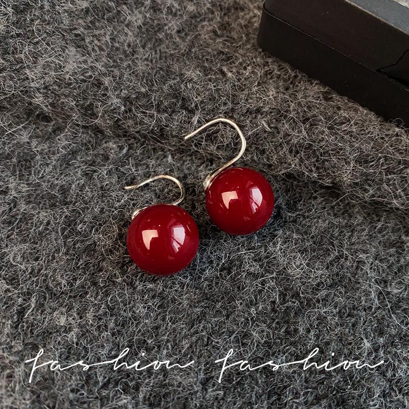 burgundy steamed bread glass pearl stud earrings women's retro Hong Kong style temperament advanced sense earrings ear holes Tremella jewelry