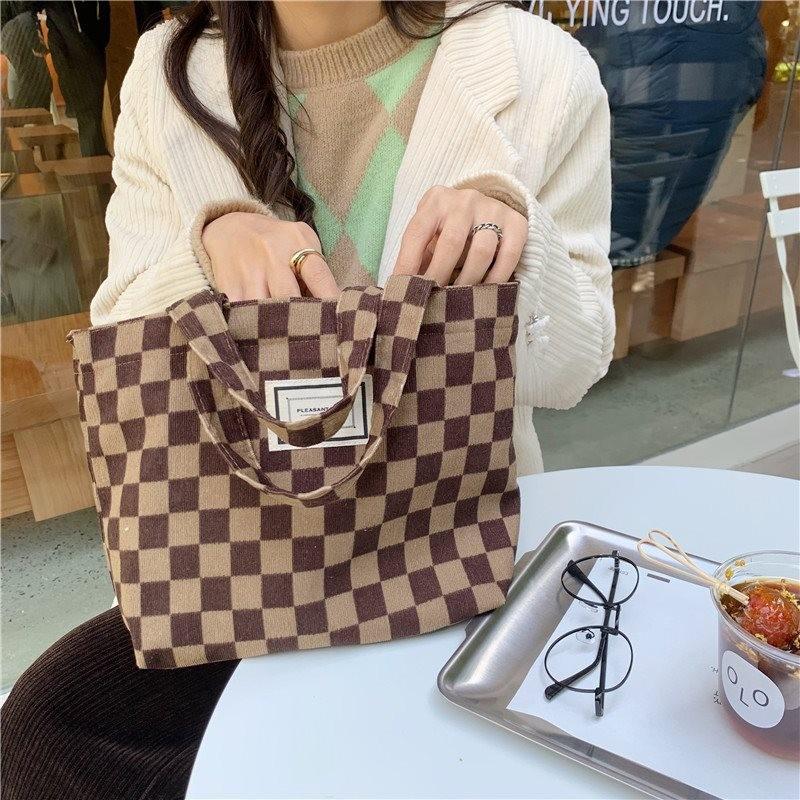 Chic Vintage Plaid Checkered Tote Lunch Bag For Moms Stylish Insulated Carrier