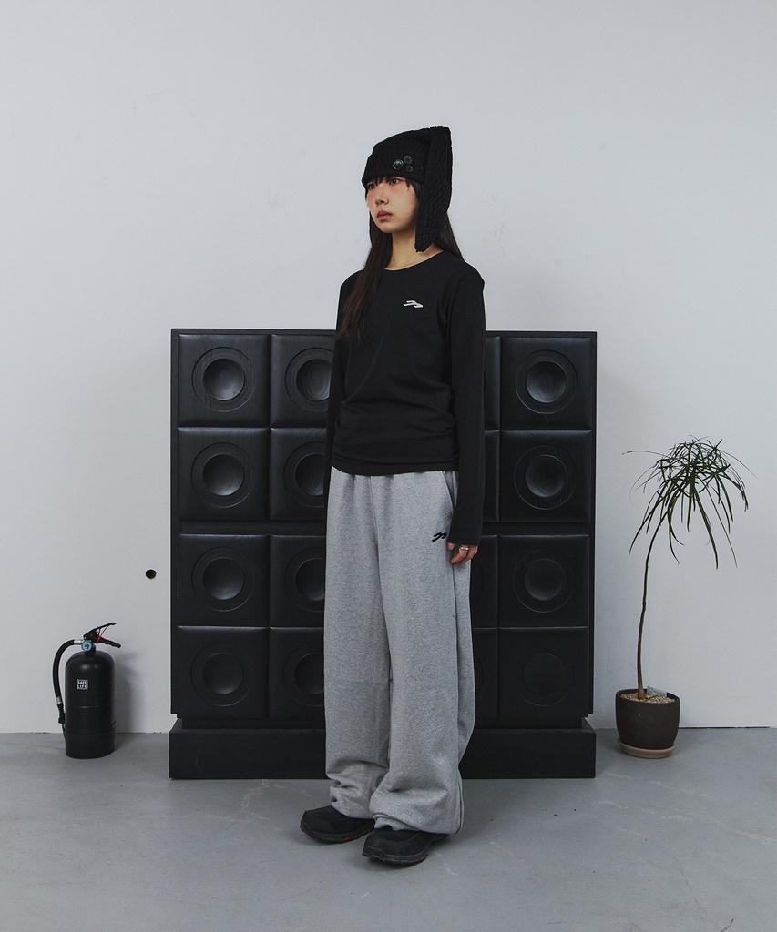 Tansanmageunesyum Pony Hotfix Long Sleeve (Black)