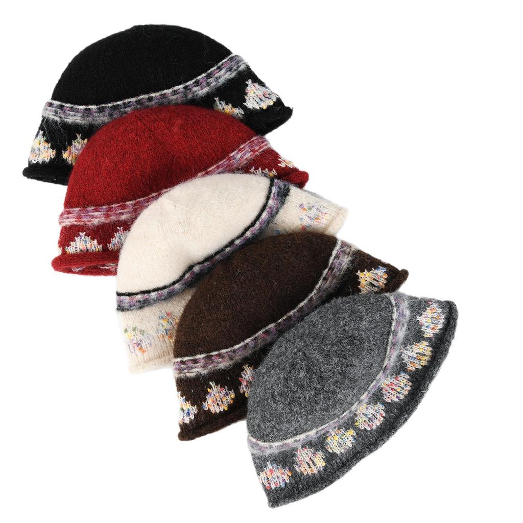 Retro jacquard pot hat women's autumn and winter new versatile face small warm wool hat Fair Island style knitted hat