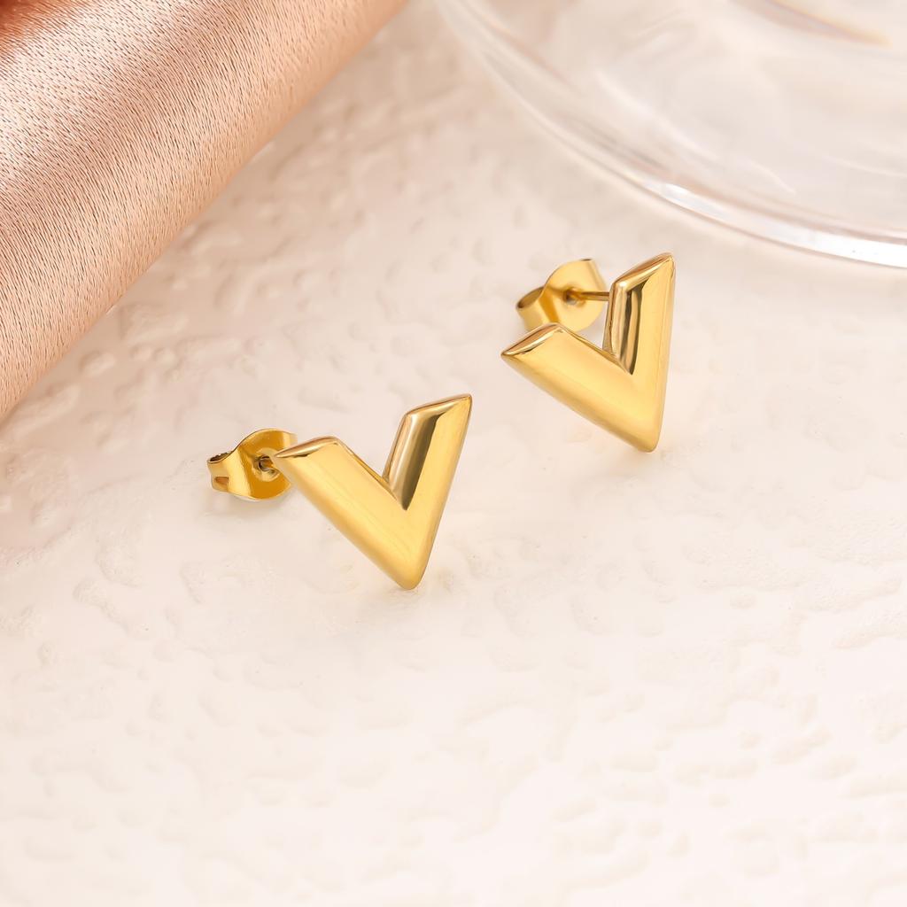 3PCS High-end V-letter Necklace Bracelet Earrings Do Not Fade Titanium Steel Three Piece Set
