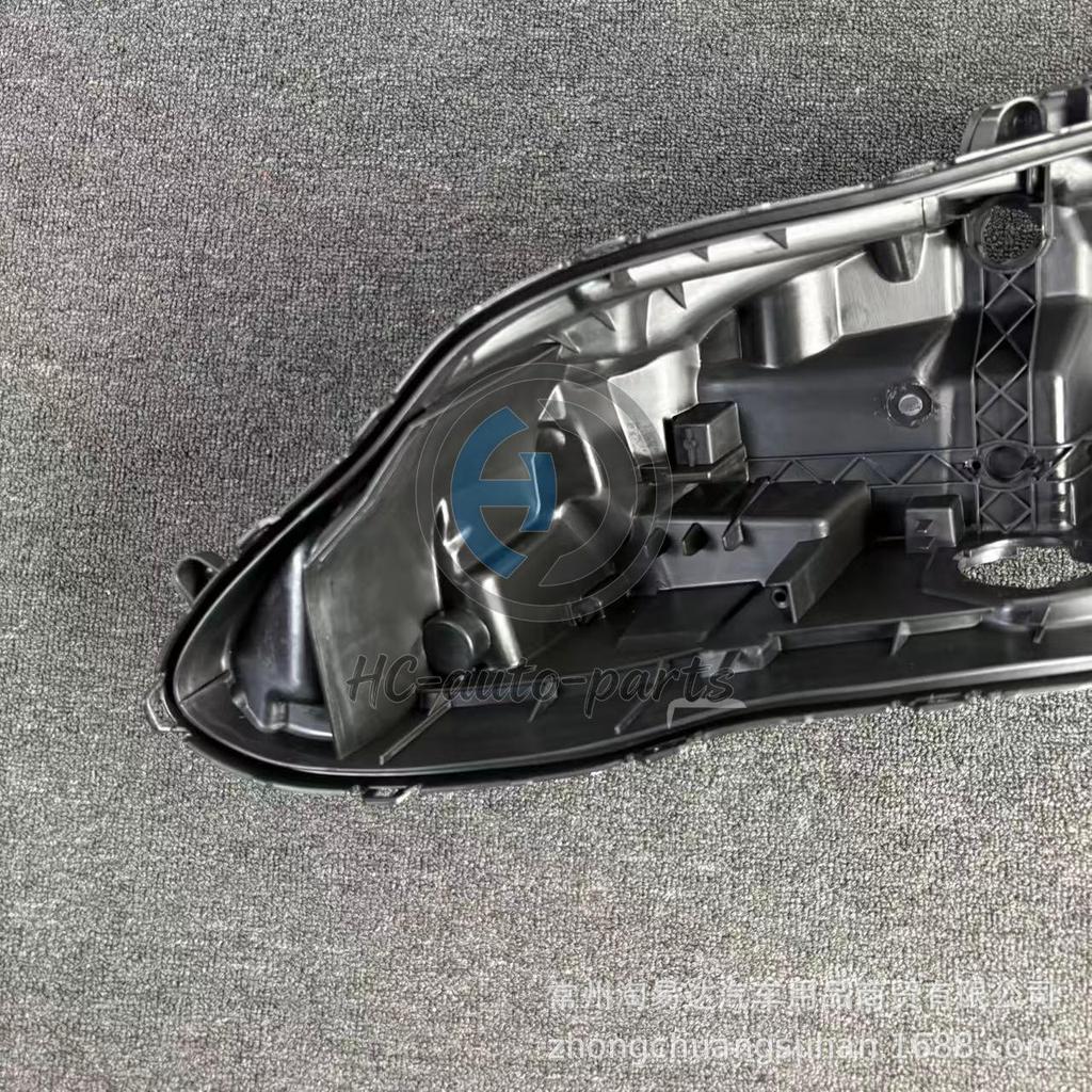 17-20 Honda Jade High-Trim Black Rear Headlight Housing/Seat PP