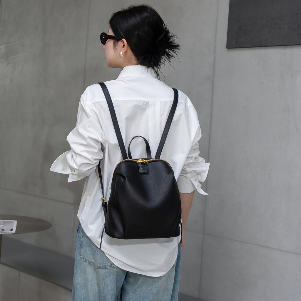 Leather Backpack Women's 2026 New Fashion Versatile Women's Backpack First Layer Cowhide Soft Leather Large Capacity Small Backpack