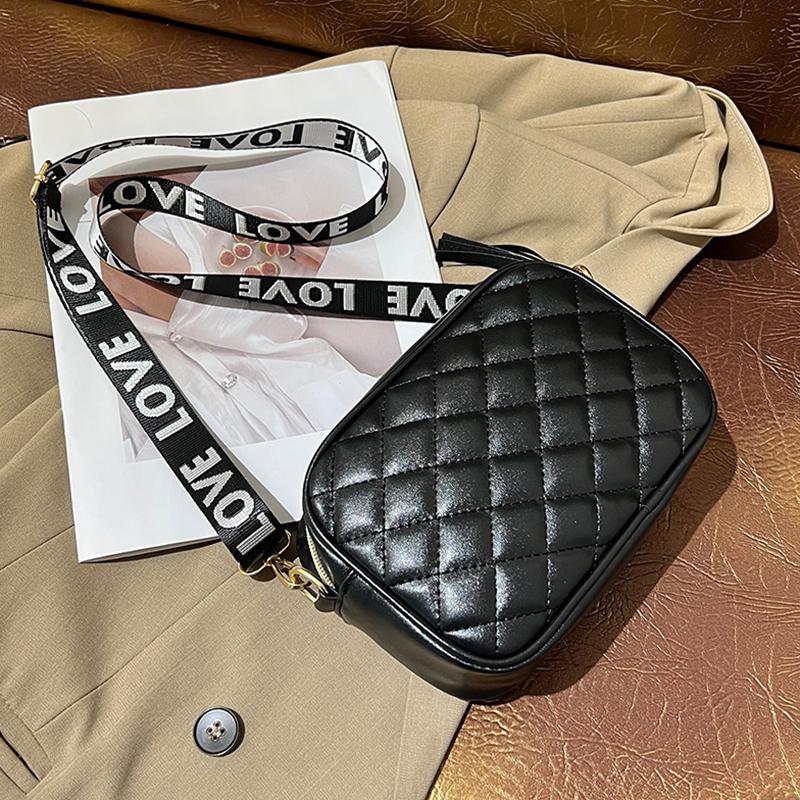 Women Bag Spring And Autumn New Lingge Shoulder Bag Korean Crossbody Bag Fashion Simple Letter Broadband Mobile Phone Bag