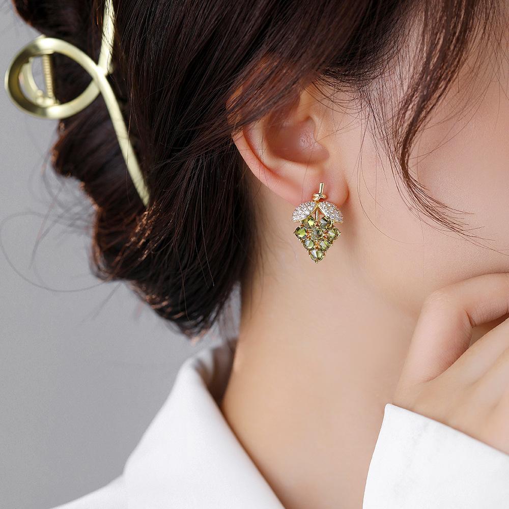 Zircon Grape Stud Earrings S925 Silver Needle High-end Light Luxury Earrings Women's Fresh and Fashionable Temperament Earrings