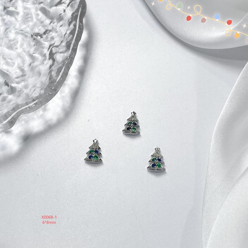 Celebrity-Inspired Christmas Nail Art: Cute Snowflake Bell DIY Zircon Accessories