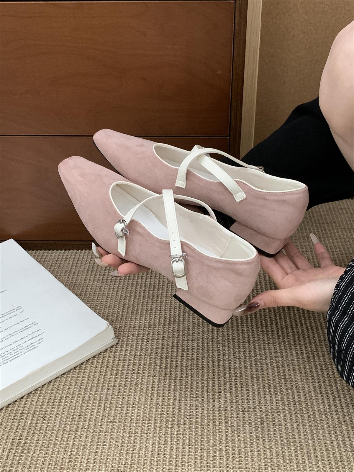 

French retro cross belt Mary Jane shoes women s 2025 new square head red soft sole grandma shoes single shoes ballet shoes 35