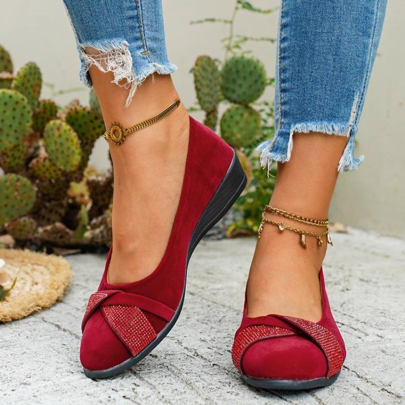 Women's Plus Size Wedge Shoes Spring New Retro Hong Kong Style Rhinestone Casual Single Shoes