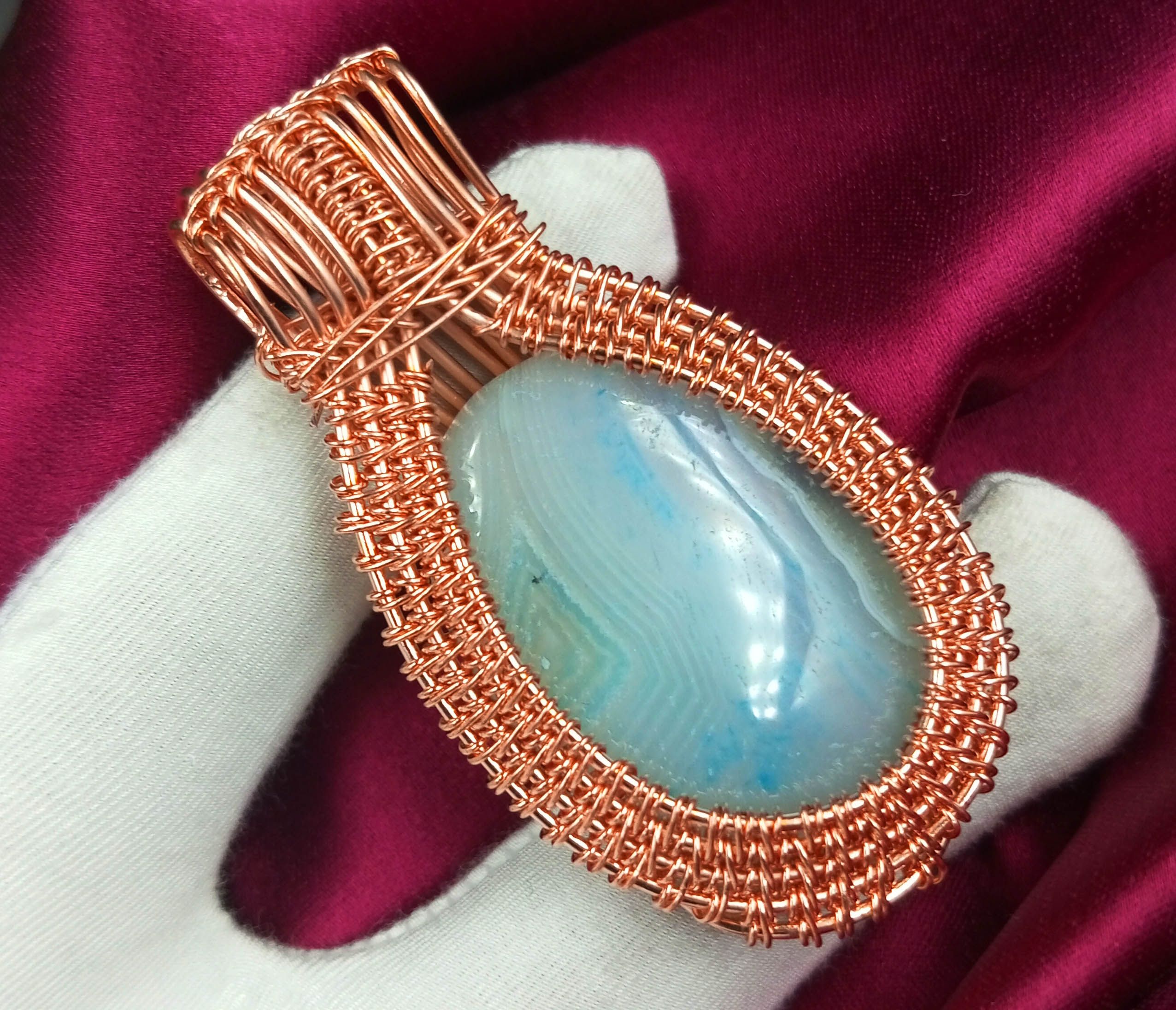 

Подвеска из медной проволоки ручной работы из голубого агата HCWP-W1