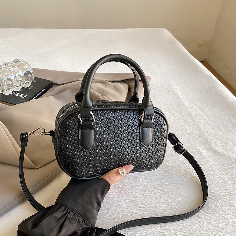

Vintage Stylish Small Handbag For Women Chic Design In Black Green Yellow Or Khaki чёрный