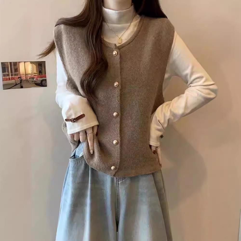 Elegant Gold Button Knitted Vest – Soft Layered Autumn/Winter Sweater Top