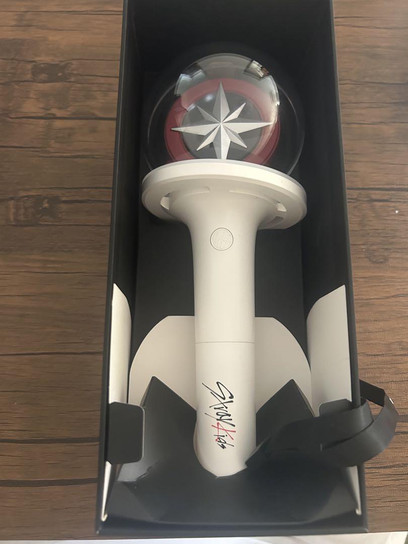 

[USED] Stray Kids Official Skiz Penlight