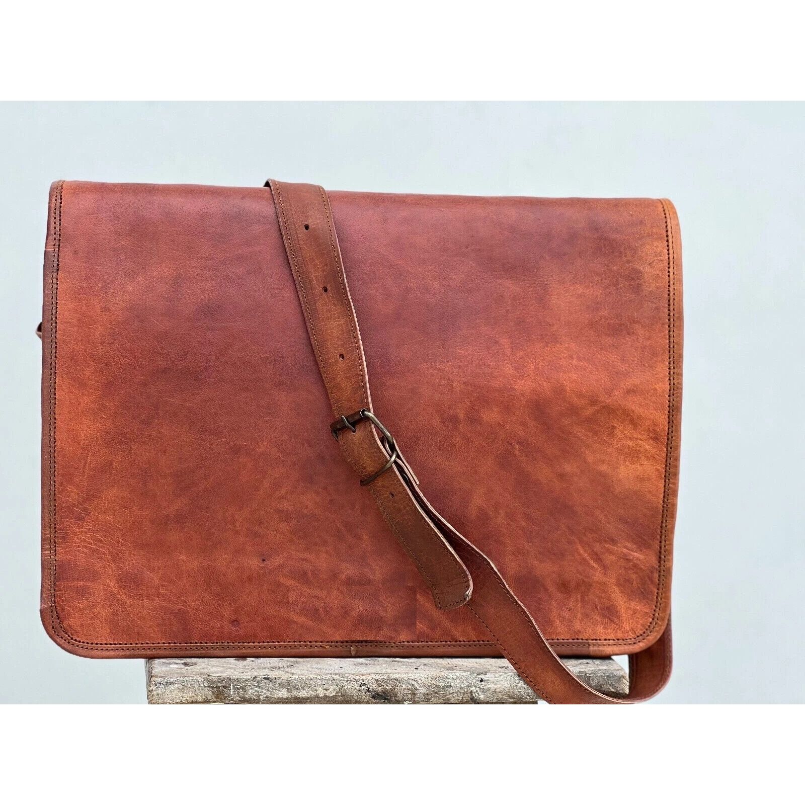 

Мужская практичная кожаная винтажная сумка-мессенджер для ноутбука ручной работы 18 x 14 x 6 in