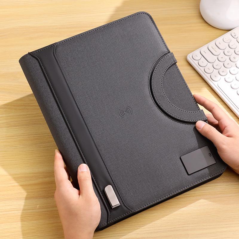 Multifunkční obchodní kabelka A4 s powerbankou, USB flash diskem a úložnou složkou.