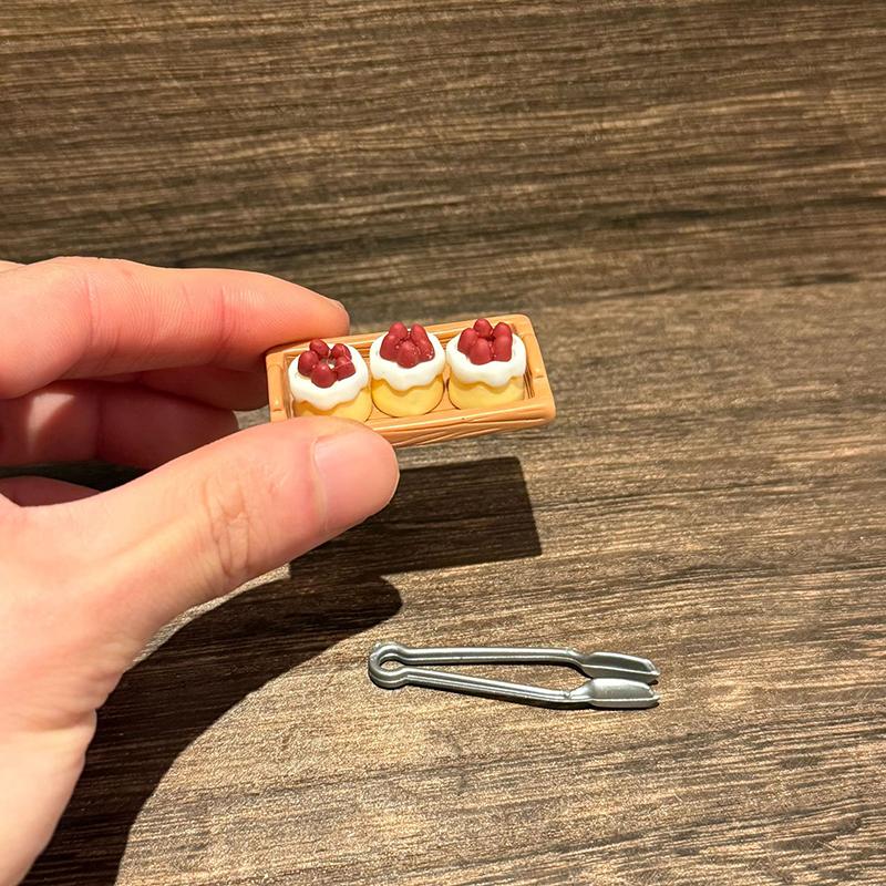 1:12 Dollhouse Miniature Strawberry Cake Tray Bread Clip Model Set Dollhouse Scene Decor Accessories Toys