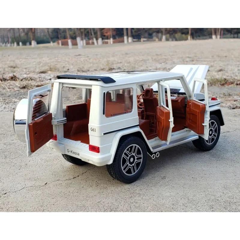 1/24 Benz G63 SUV Model auta ze slitiny Diecast & Hračka Kovové terénní vozidlo Model auta Simulace Zvuk Světlo Sběratelská hračka Dárek