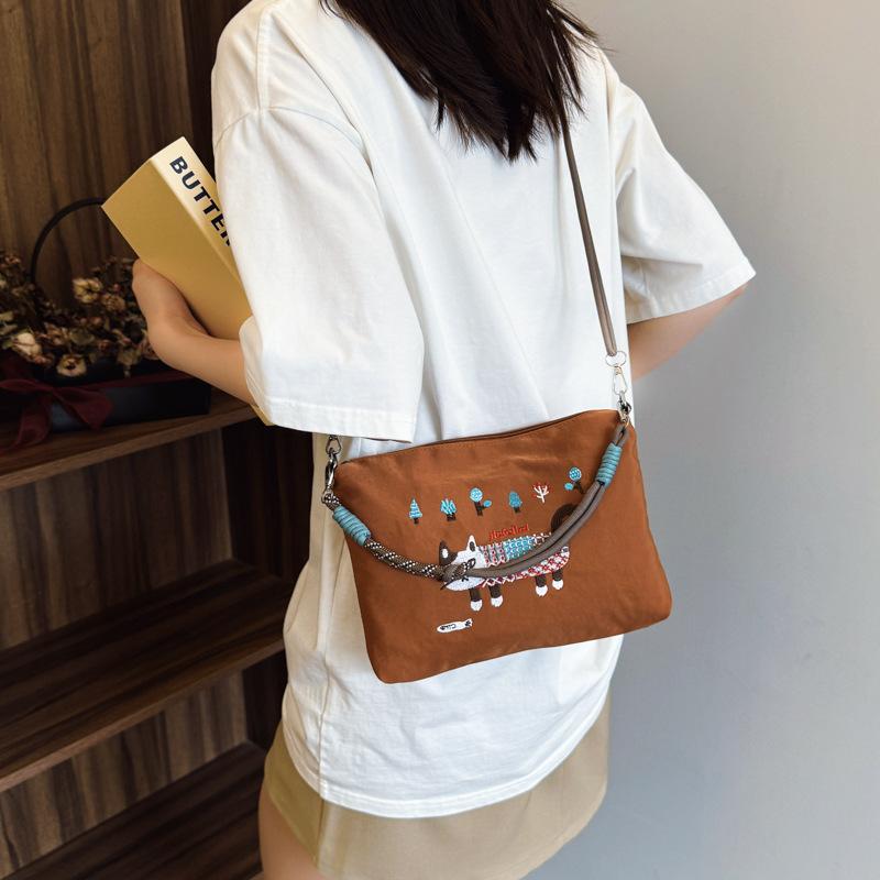 Ladies Tote Bag Lazy Ins Wind Japanese Embroidery  Joker Large-Capacity Durable Shoulder Bag Commuter Messenger Bag