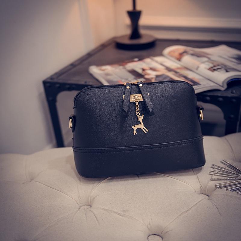 Elegant Women Handbag Shell Tote Purse With Premium Quality Materials And Timeless Design