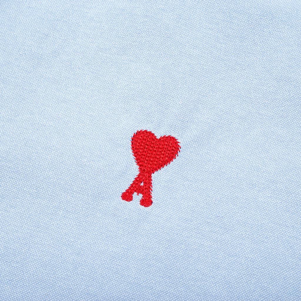 AMI Klassisches Frühling- und Herbst-Baumwoll-Freizeit-T-Shirt mit rotem Herz-Stickerei und kurzen Ärmeln in Unifarben auf der Brust