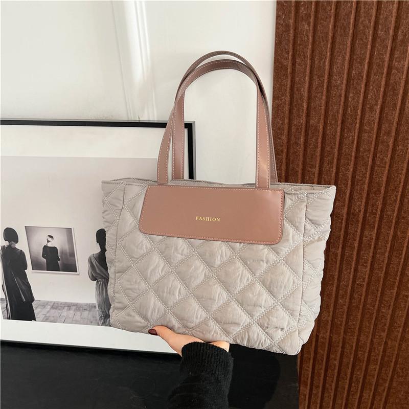 Versatile Large Retro Tote Bag Durable Nylon Handbag Ideal For Everyday Commute Women