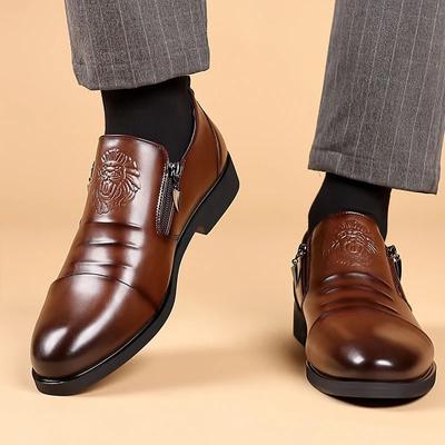 Zapatos de Vestir Nuevos para Hombre Negro Marrón Cremallera Slip-on Casual Mocasines Masculinos Zapatos de Cuero para Negocios Moda León Tacones Pequeños Zapatos de Boda