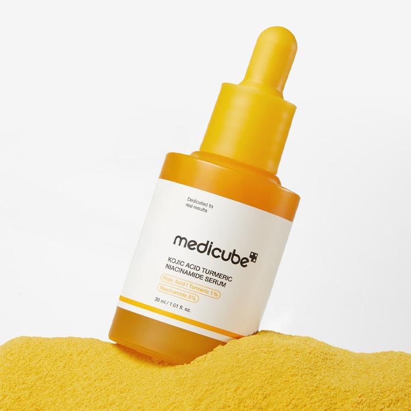 Medicube Kojicsyre Gurkemeie Niacinamid Serum 30ml