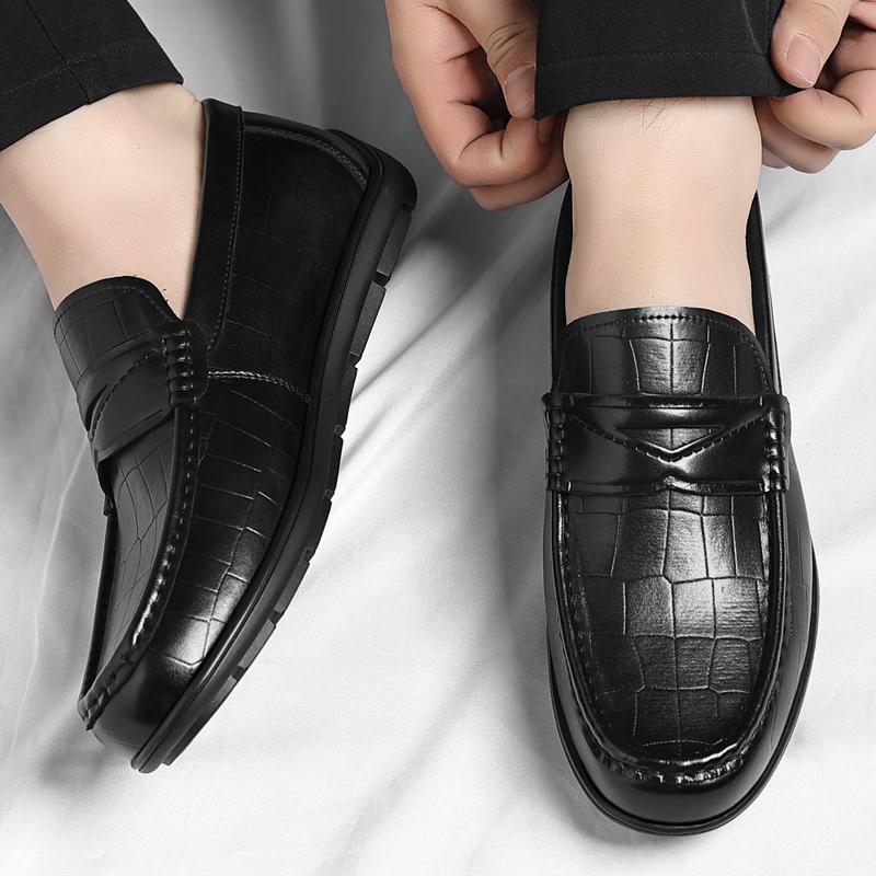 Fashion Male Moccasins Pointed Toe Loafers Stylish Men's Casual Leather Shoes Handmade Business Shoes Comfortable Man Walking Footwear