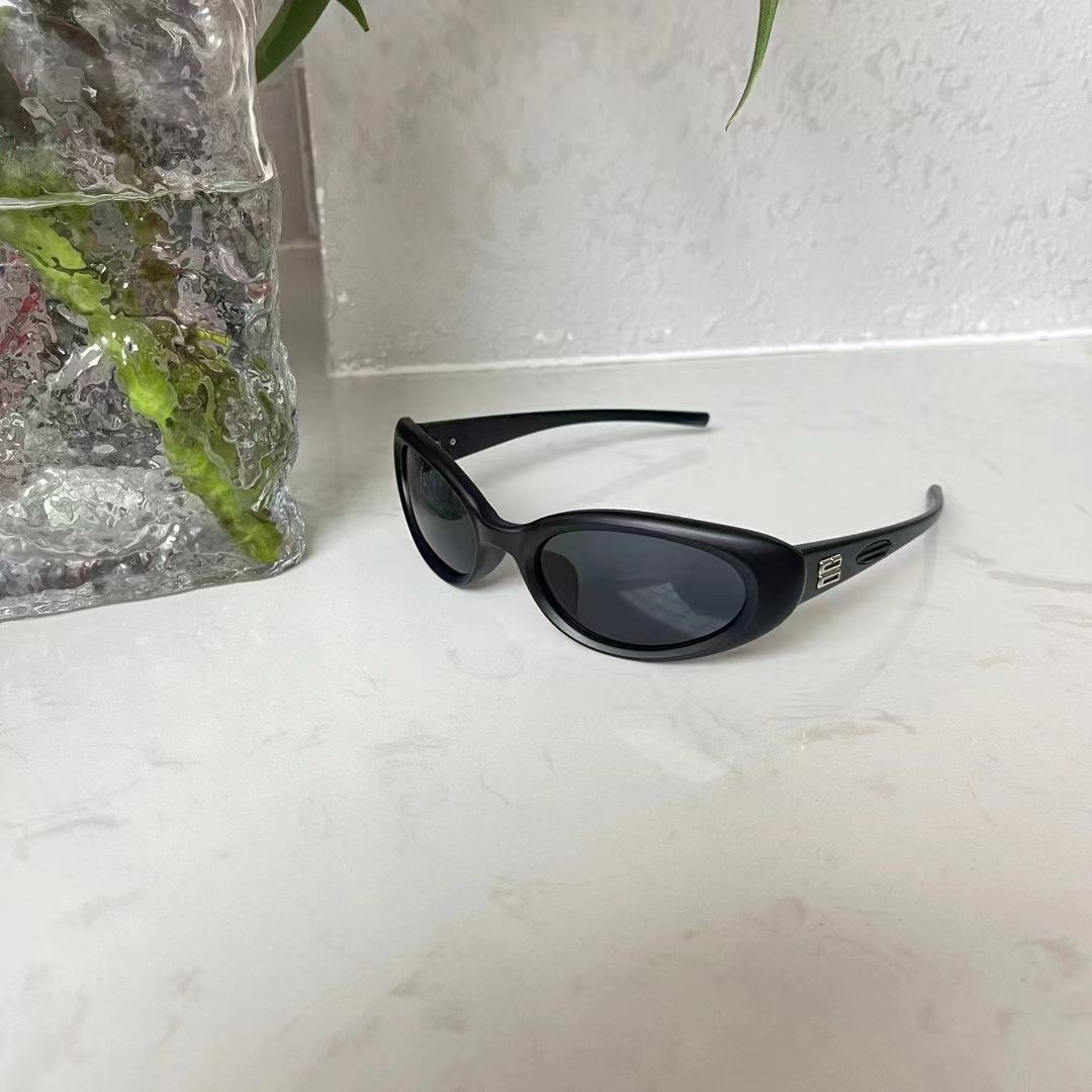 

Fashion Stylish Oval Sunglasses Women Anti-reflective UV Protection Sun Glasses Party Club Show Accessories