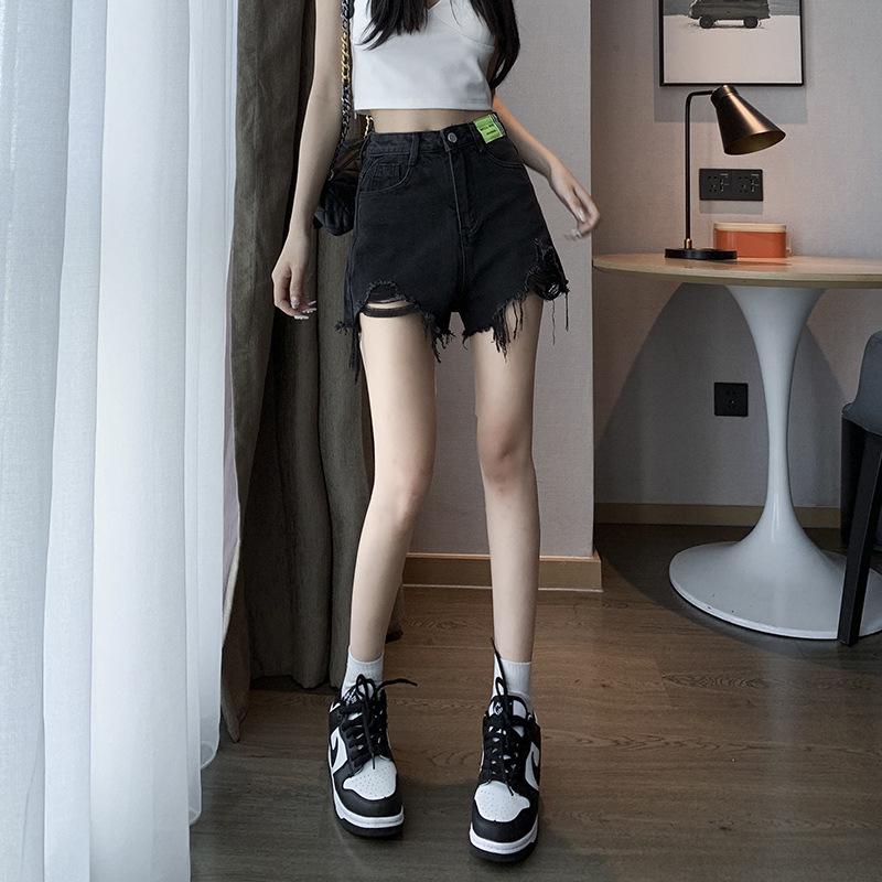 

Women s High Waist Black Denim Shorts with Raw Hem - Summer 2026 Slimming A-line Ripped Petite Hot Pants M чёрный