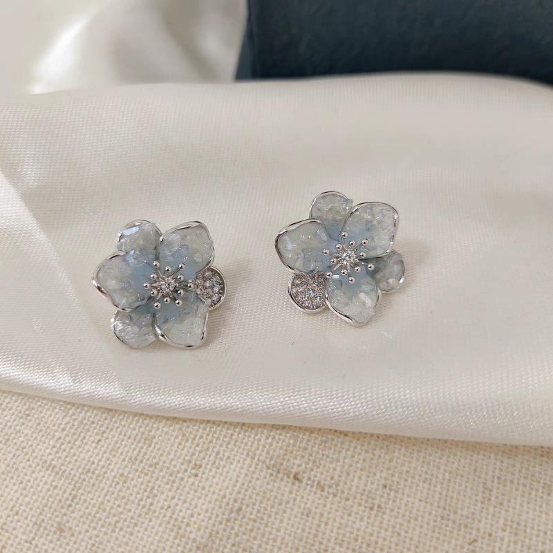 Elegant Blue Flower Rhinestone Stud Earrings - Versatile Fashion Statement for Women