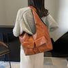 Large Capacity Underarm Bag Women's New Soft Leather Wide Shoulder Strap Tote Bag Multi-pocket Shoulder Bag