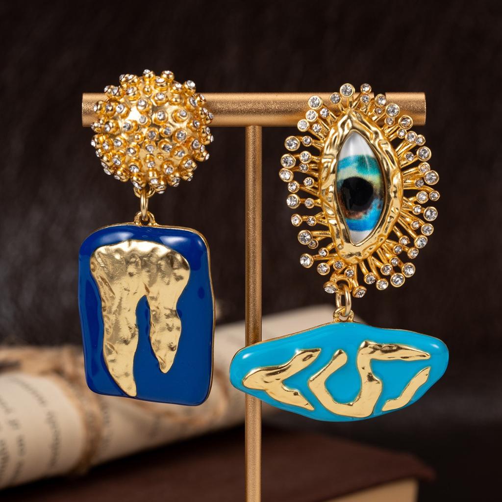 Schiaparelli schiaparelli goldenes Teufelsauge mittelalterliches Schmuckset Vintage-Emaille-Steckohrringe Europa und Amerika