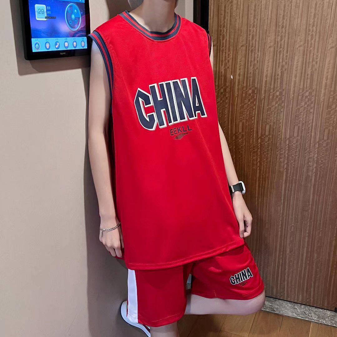 

Мужской спортивный костюм: Летняя сетчатая футболка и шорты из ледяного шелка - Корейский тренд кэжуал L красный