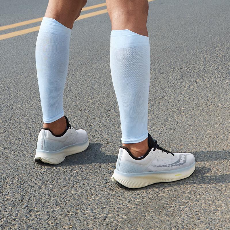 SAUCONY Vessel Bequeme Laufschuhe Dämpfung Low Top Freizeitsneaker Unisex-Sneaker Weiß Blau Schwarz S28217-5